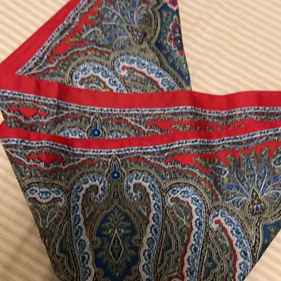 Scarf - Picture 4 of 4